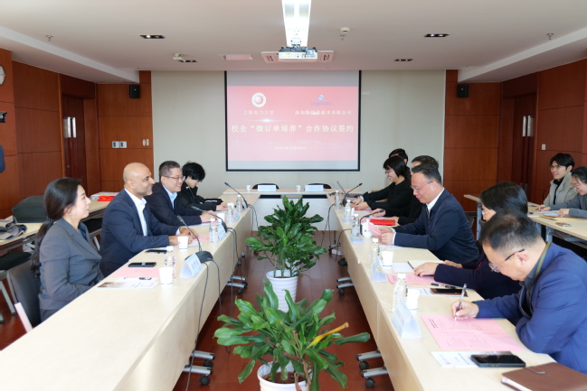 我校304永利集团与高知特信息技术有限公司举行校企“微订单培养”合作协议签约仪式