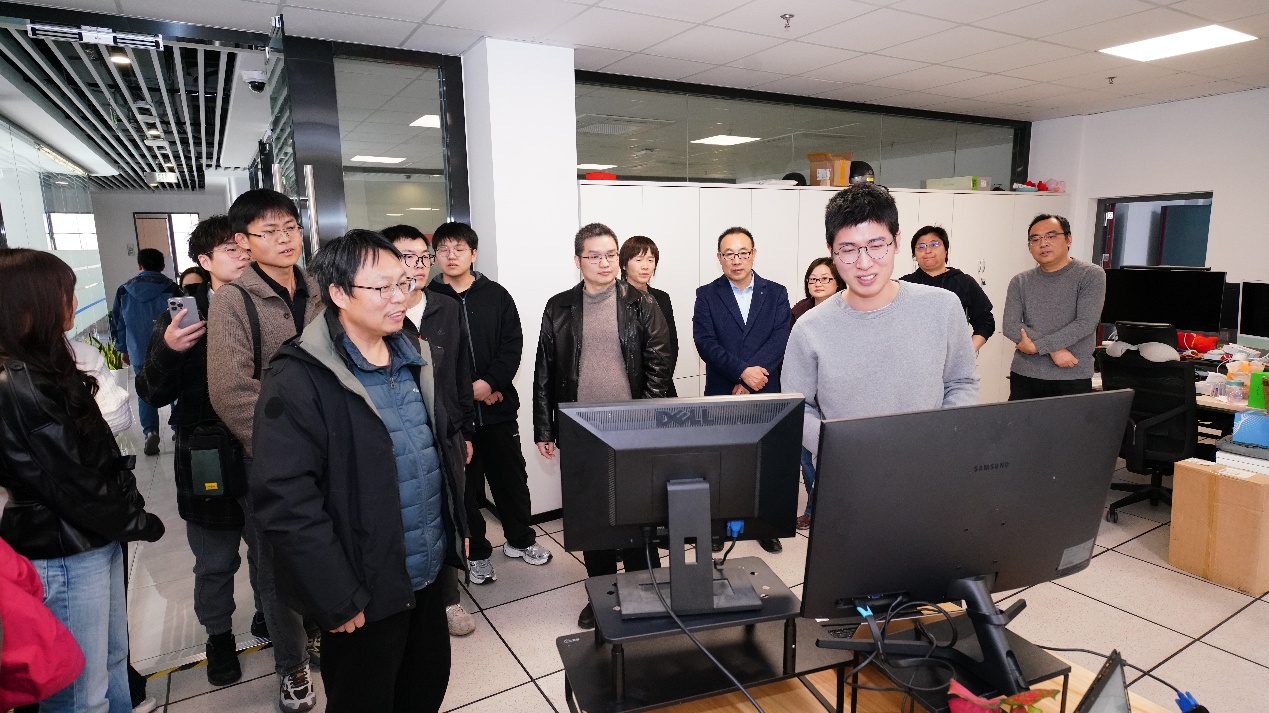 304永利集团信息安全教工党支部赴上海市信息安全测评认证中心开展联合学习暨共建签约仪式