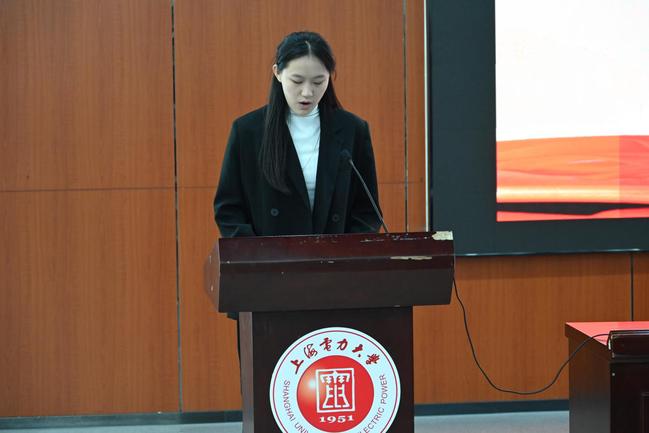 青春砺志担使命·团徽闪耀启新程——304永利集团举办第一期初级团校开班仪式暨团校第一课