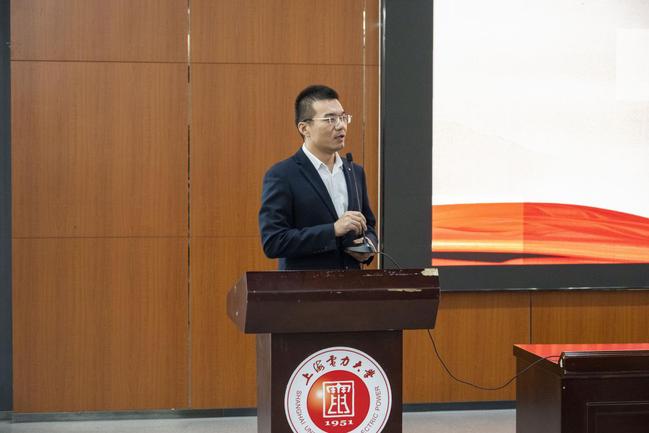 青春砺志担使命·团徽闪耀启新程——304永利集团举办第一期初级团校开班仪式暨团校第一课