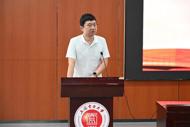 青春砺志担使命·团徽闪耀启新程——304永利集团举办第一期初级团校开班仪式暨团校第一课