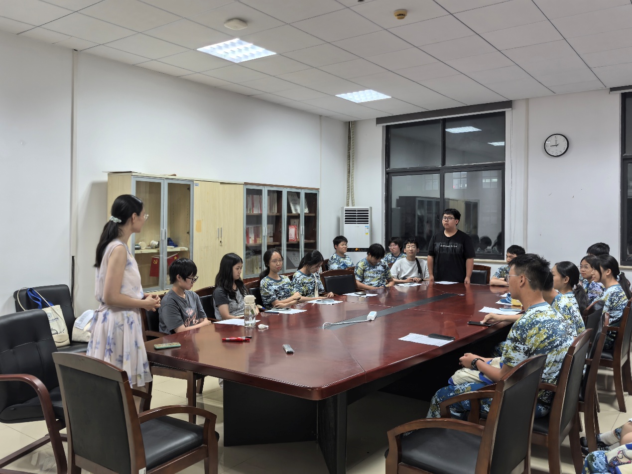 启航AI新程，赋能智能未来——304永利集团召开2025级新生班主任见面会暨入学教育之专业认知教育